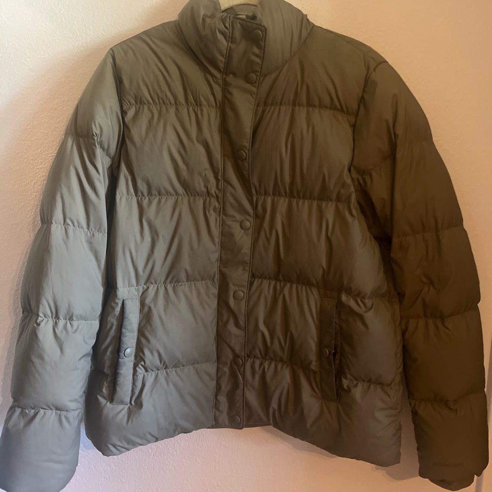 Army green Patagonia puffer jacket